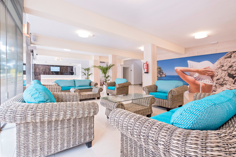 Public Area 2, Azuline Hotel Bahamas, Baleares