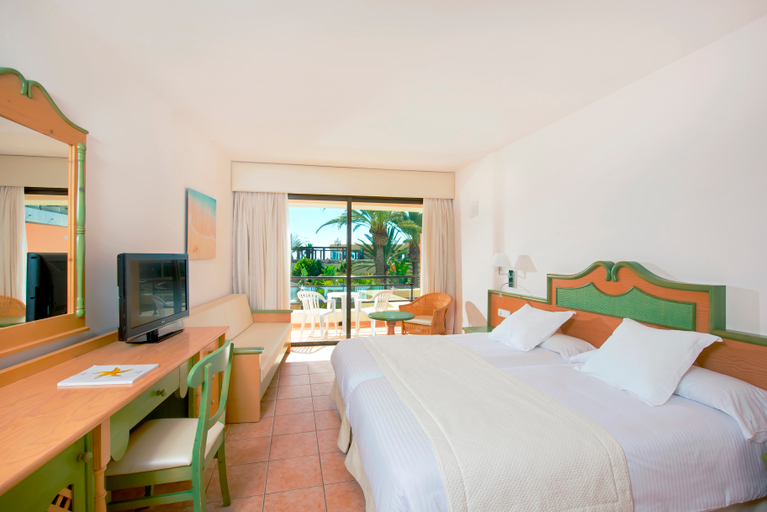 Bedroom 3, Iberostar Waves Playa Gaviotas, Las Palmas