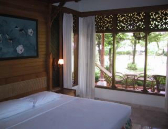 Bedroom 12