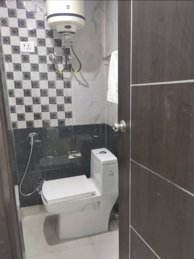 Bathroom 3, Hotel Le Mount Plaza New Delhi, Delhi