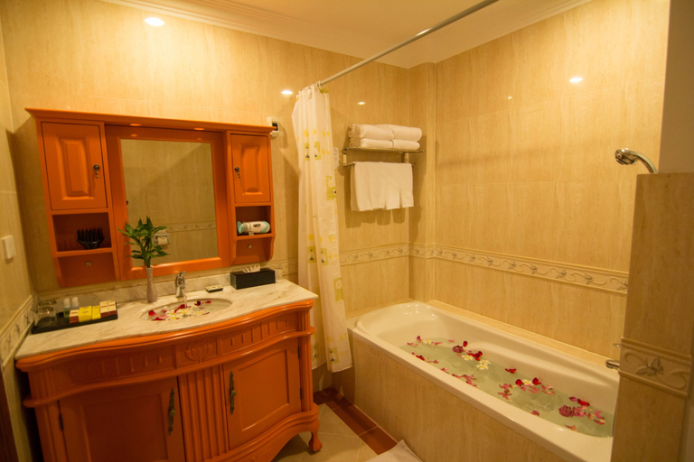 Bathroom 4, Golden Sea Hotel & Casino, Sihanoukville