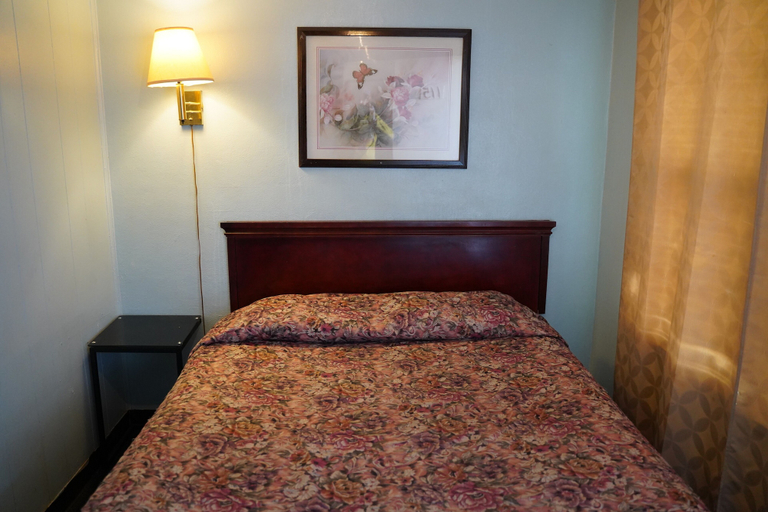 Public Area 2, American Inn, Franklin