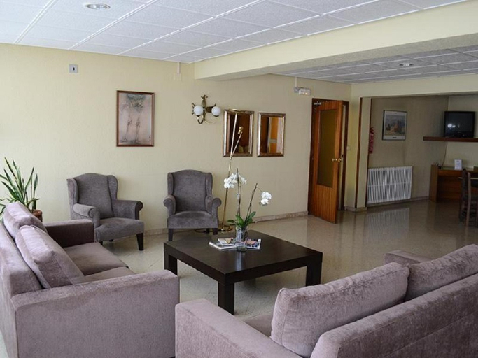 Public Area 3, Mi Casa, Huesca