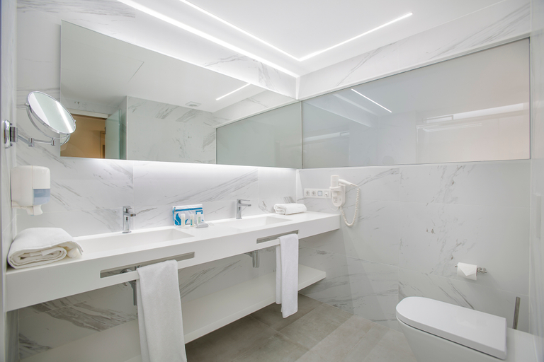 Bathroom 5, Gran Hotel Las Fuentes, Castellón