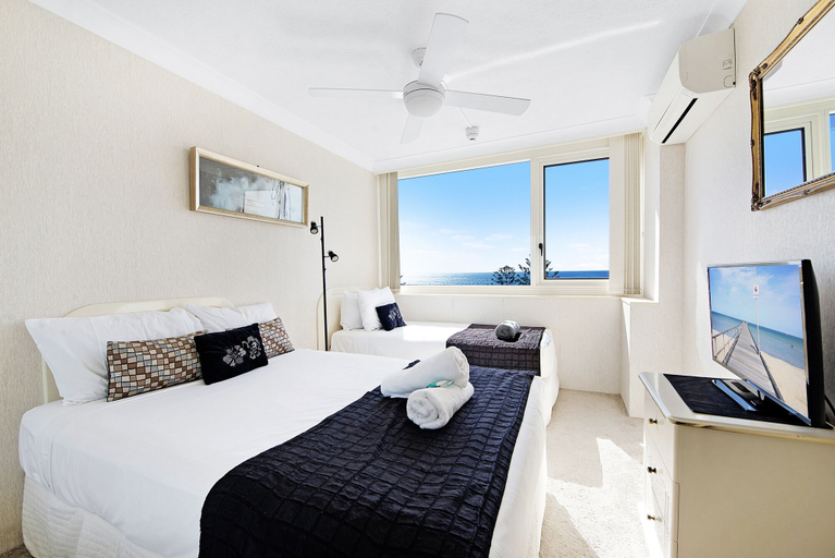 Bedroom 3, Burleigh Heads Private 2 Bed Ocean View, Gold Coast