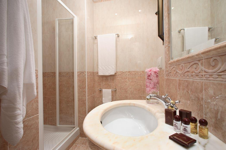Bathroom 4, Hotel Eliseo, Rome