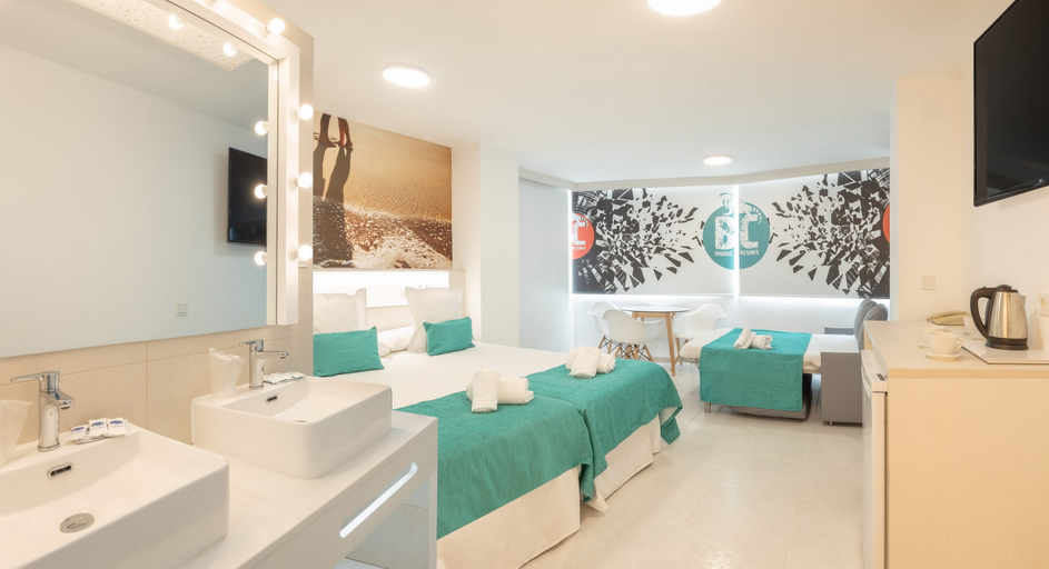 Bedroom 3, Benidorm Celebrations Music Resort, Alicante