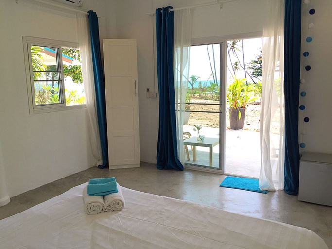 Le Petit Saint Tropez, Khanom