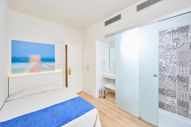 Bathroom, El Cupido, Baleares