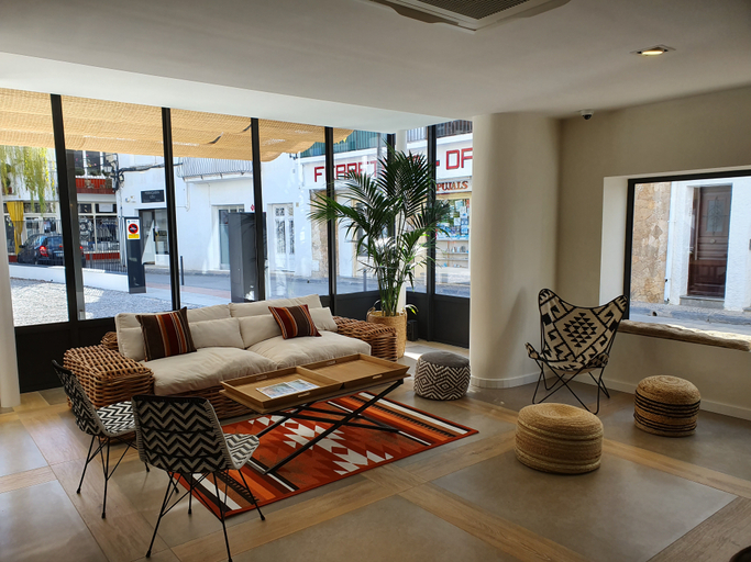 Public Area 2, Windsor, Girona