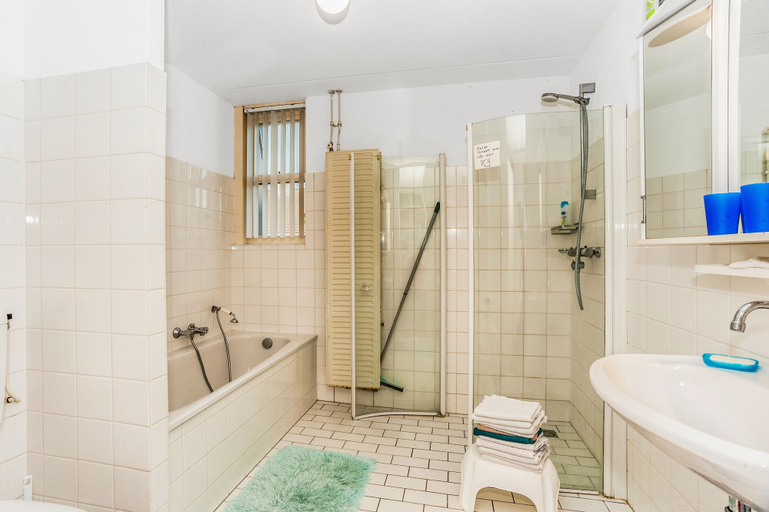 Bathroom 3, Wim's Place, Haarlemmermeer