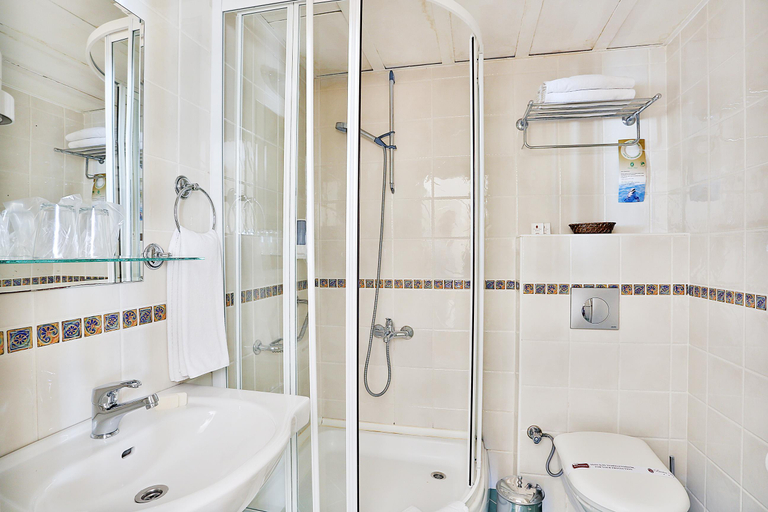 Bathroom 4, Barin Hotel, Fatih