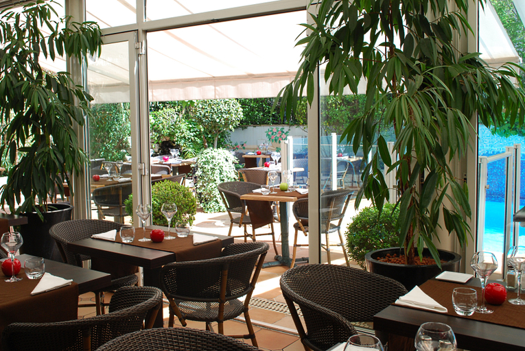 Food & Drinks 4, Hotel Le Cetai Cannes Beach Hotel, Alpes-Maritimes