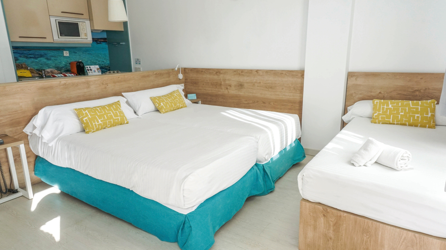 Bedroom 3, Caprice Tamarindos Apartments, Baleares