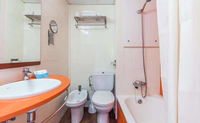 Bathroom 5, BLUESEA Montevista Hawai, Girona