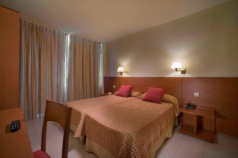 Bedroom 3, Hotel Spa Mediterraneo Park, Girona