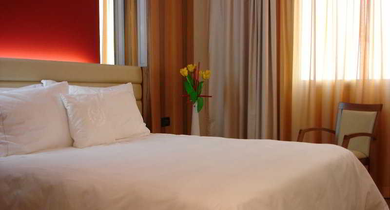 Bedroom 2, Sheraton Padova Hotel & Conference Center, Padua