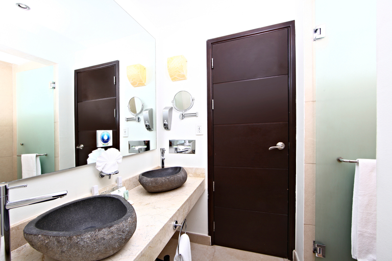 Bathroom 5, Sandos Caracol Nature Resort & Water Park All Incl, Cozumel