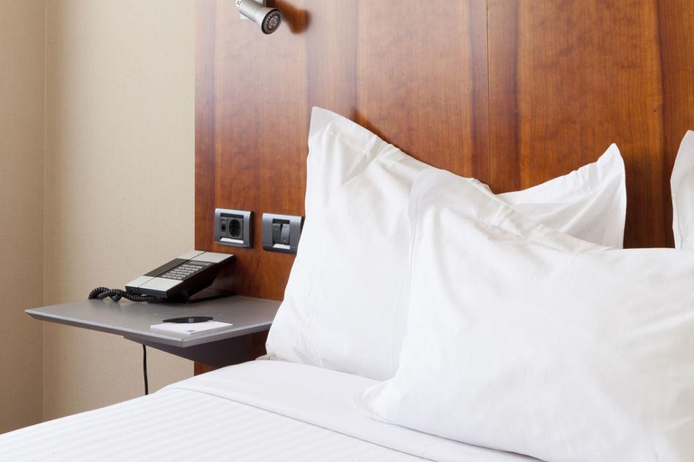 Bedroom 2, Ac Hotel Guadalajara By Marriott, Spain, Guadalajara