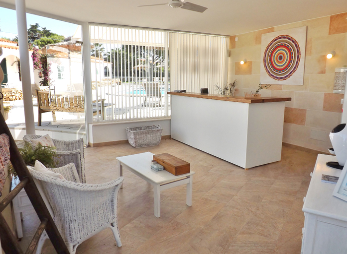 Public Area 3, Nure Cel Blau, Baleares