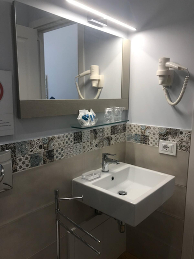 Bathroom 3, B&B Da Bibi, Palermo