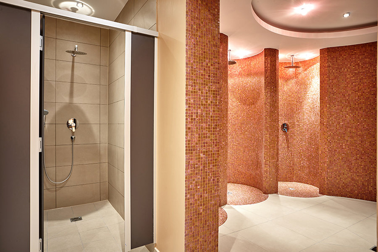 Bathroom 4, Hotel Königshof, Garmisch-Partenkirchen