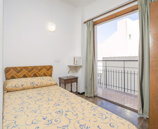 Bedroom 4, Alicante, Baleares