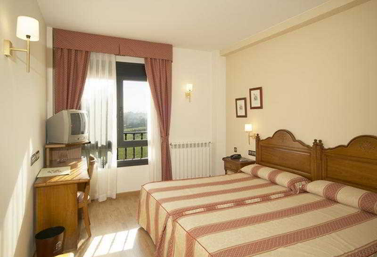 Bedroom 2, Cristina, Asturias