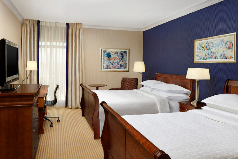 Bedroom 3, Skyline Sheraton Heathrow, London