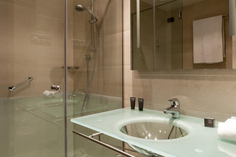 Bathroom 4, AC Barcelona Irla, Barcelona