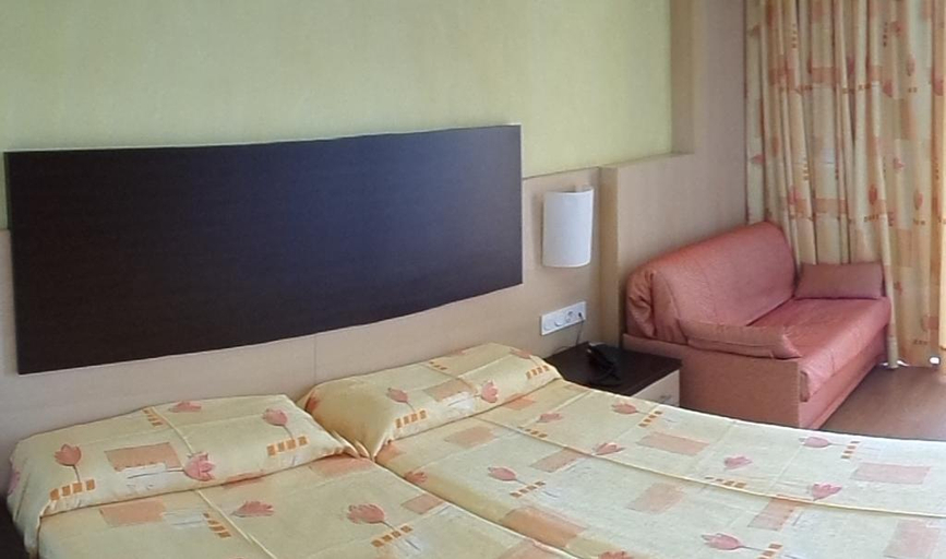 Bedroom 4, Blaumar, Girona