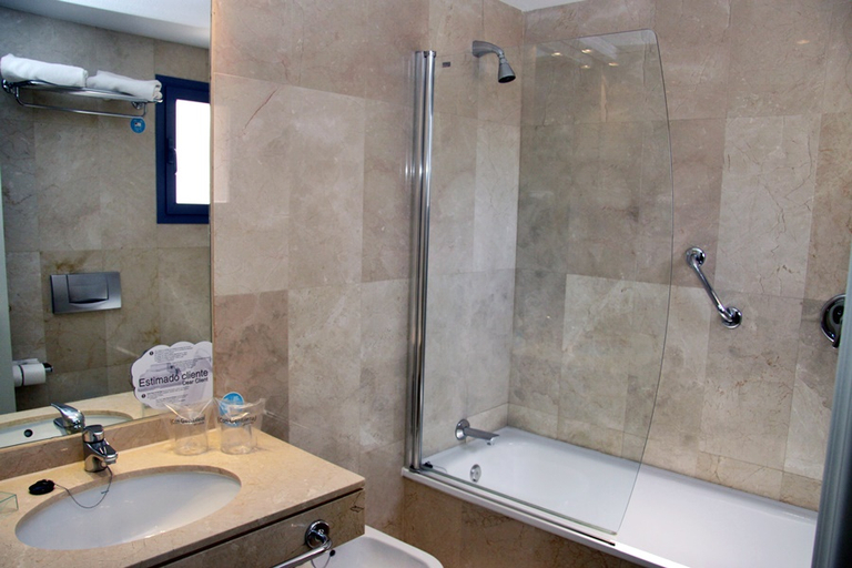 Bathroom 4, Apartamentos Plaza de Santiago - Estudios Turisticos - 1 LLAVE, Madrid