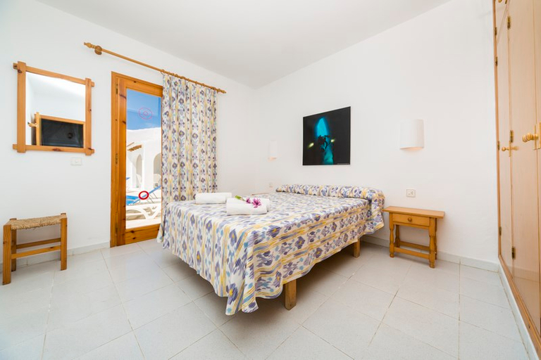 Bedroom 2, Apartamentos Mar Blanca, Baleares