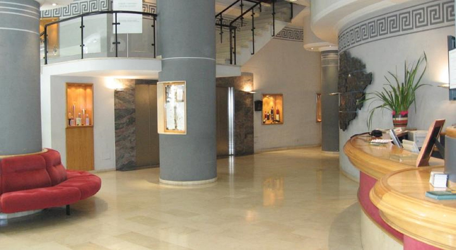 Public Area 4, President