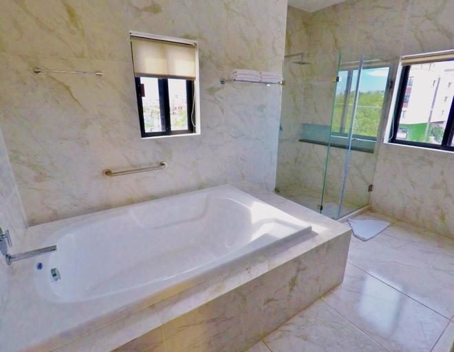 Bathroom 9