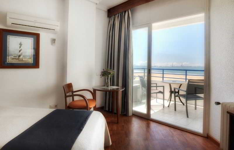 Bedroom 4, Hotel Puertobahia & SPA, Cádiz