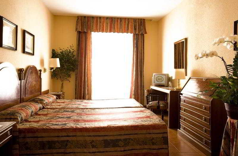 Bedroom 4, Asturias, Madrid