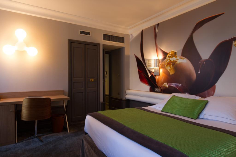 Bedroom 2, Du Chapeau-Rouge, Côte-d'Or