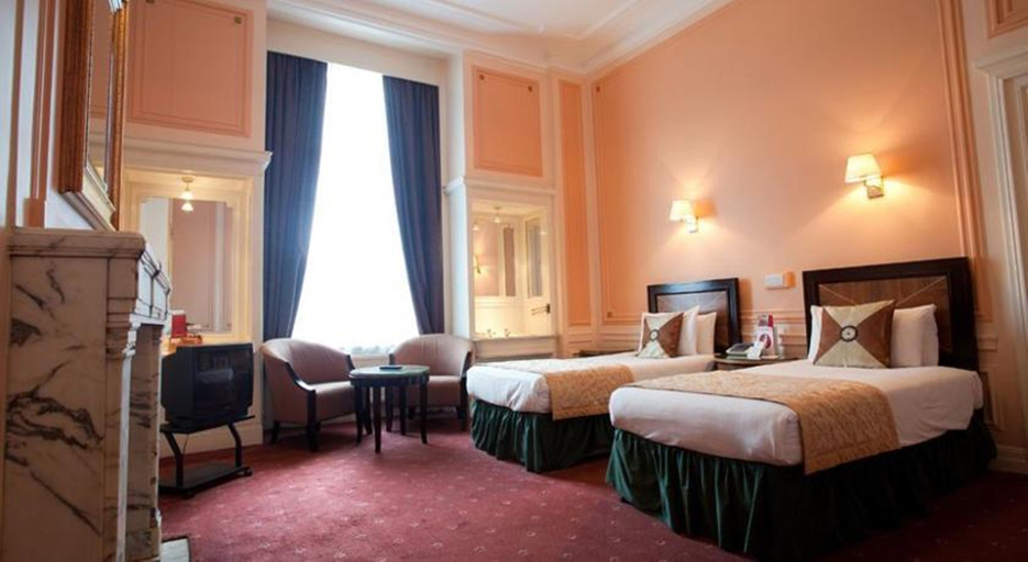 Bedroom, Adelphi Hotel, Sefton