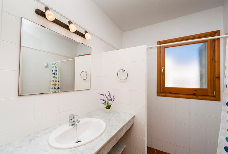 Bathroom 3, Apartamentos Mar Blanca, Baleares