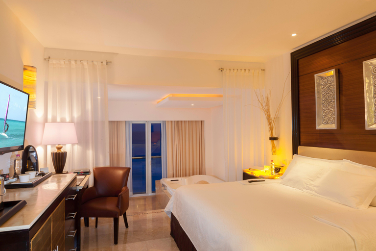 Bedroom 3, Le Blanc Spa Resort All inclusive - Adults Only, Benito Juárez