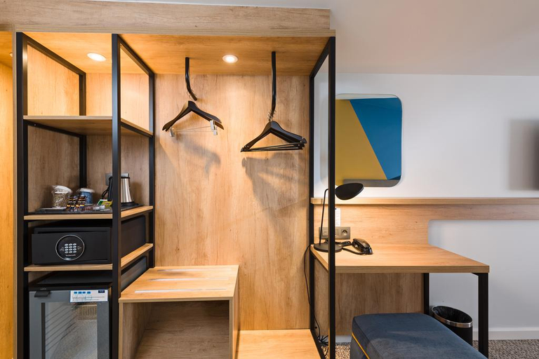 Bedroom 4, Radisson Hotel Aix en Provence, Bouches-du-Rhône