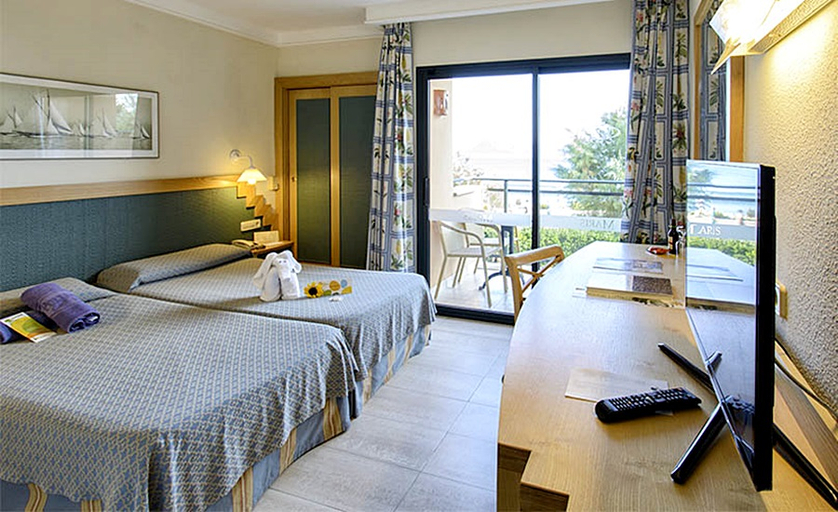 Bedroom 3, PortBlue Club Pollentia Resort & Spa, Baleares