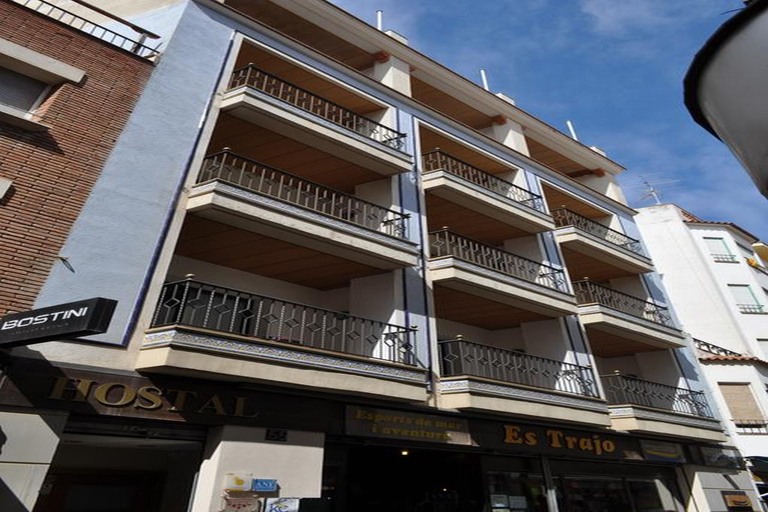 Exterior & Views 2, Hostal Vila del Mar, Girona