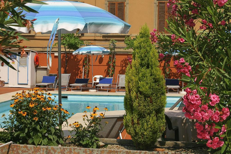 Exterior & Views 2, Grand Hotel Plaza e Locanda Maggiore, Pistoia