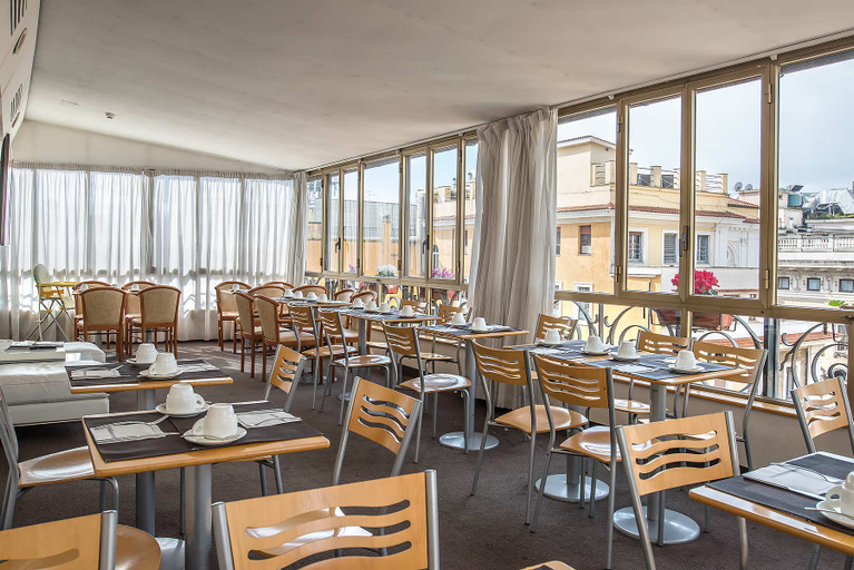 Food & Drinks 5, Tritone, Rome
