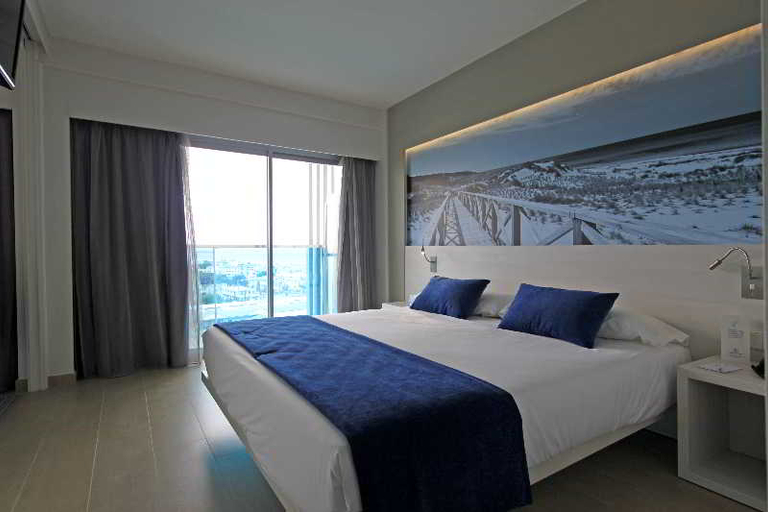 Bedroom 3, BG Tonga Tower Design Hotel & Suites, Baleares