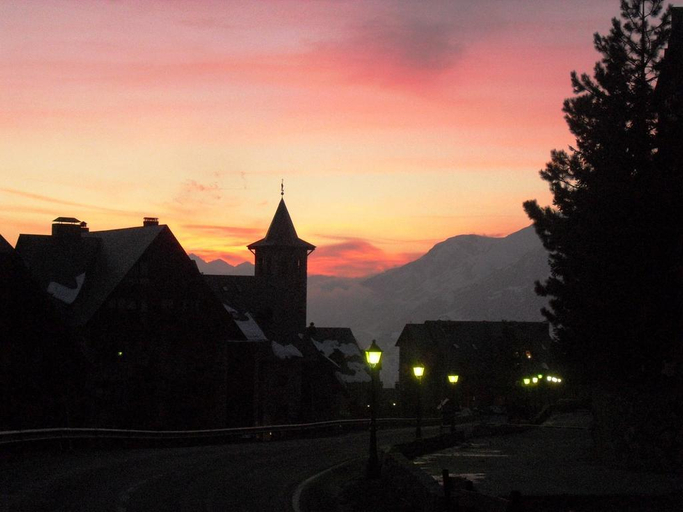 Exterior & Views 2, Hotel Chalet Bassibe, Lleida