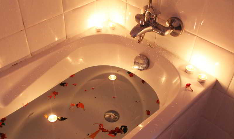 Bathroom, Oasis Beach Apartments, Lagos