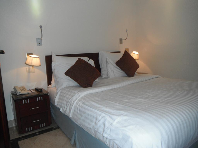 Bedroom 3, Romance Alexandria, Alexandria